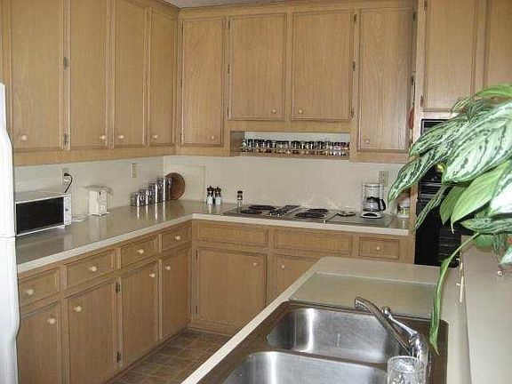 5th image of 6670 Woodridge St