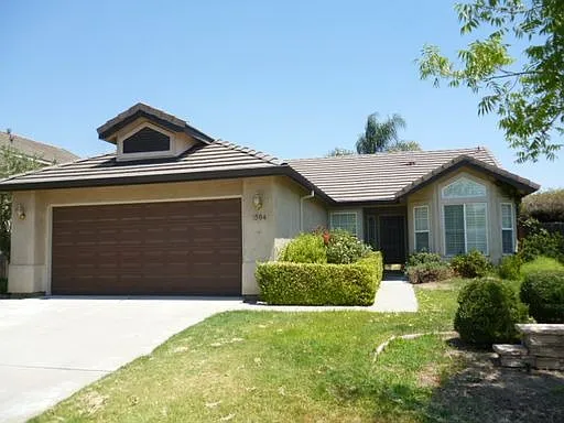 1504 Dreyfus Ln photo 1