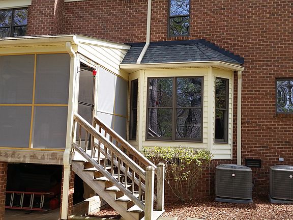 Rear view - Breakfast area