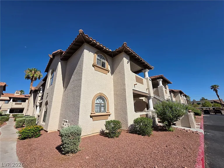 1407 Santa Margarita St #A — Photo 4