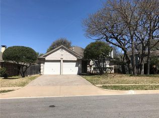 1906 Mill Pond Dr, Grapevine, TX 76051