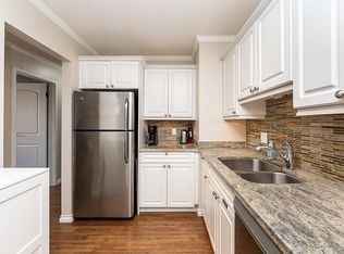 327 9th St #301, New Westminster, BC V3M3V8