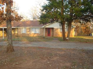 722 Range Rd, Palestine, TX 75801