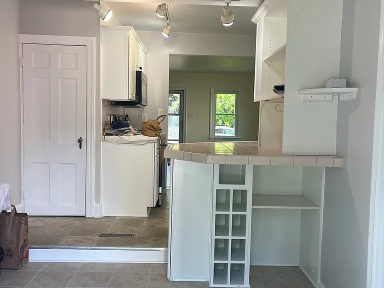 319 Linden Ave — Photo 4