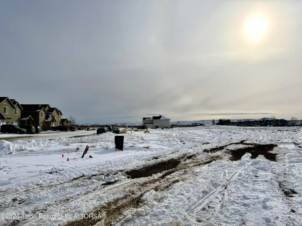 1 S Colter Loop, Pinedale, WY 82941