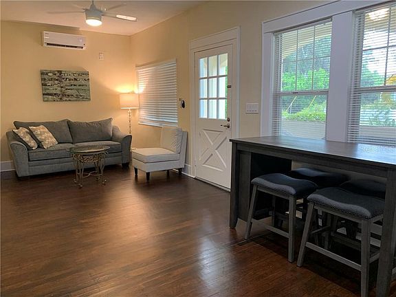 5th image of 530 Rogers St #6