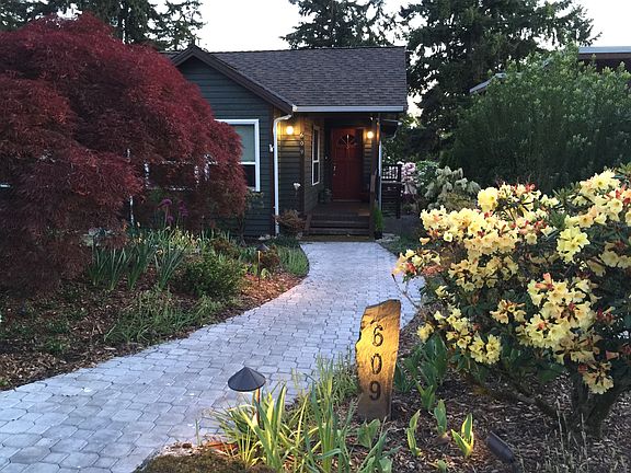 2nd image of 609 13th Ave W