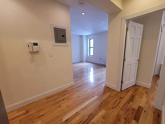 3rd image of 29 Cornelia St #63