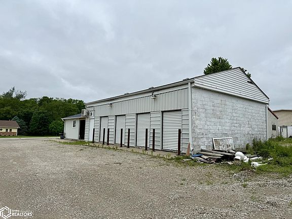 3rd image of 1524 Broad St