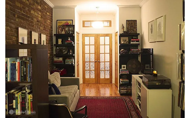 Rented by Douglas Elliman | media 19