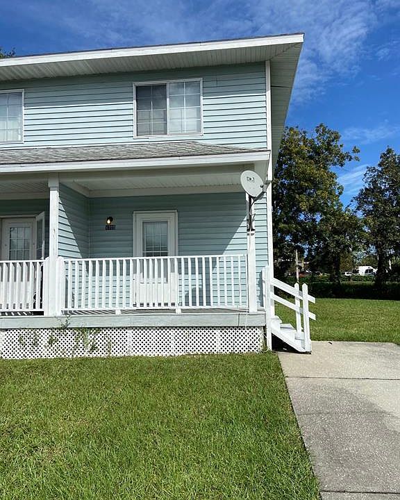 1st image of 1705 Palmetto Ct