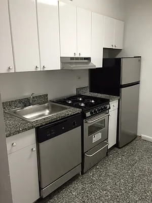Rented by Carlyle Property Management | media 6