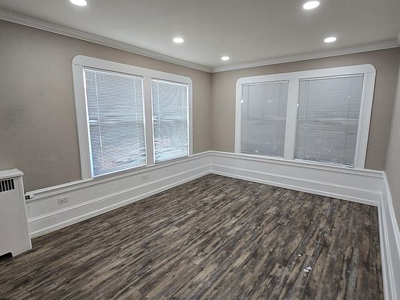 3rd image of 1525 Lakeside Dr APT 4