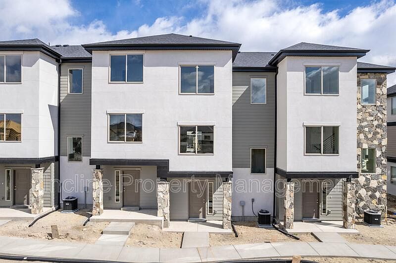 1st image of 157 W Autumn Ln