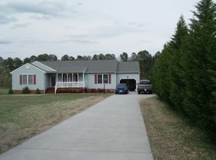 8225 Curle Dr, West Point, VA 23181