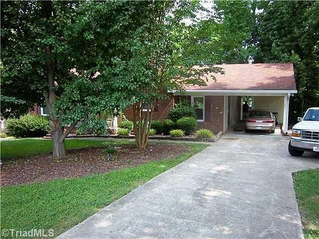 2nd image of 104 Brandon Ln