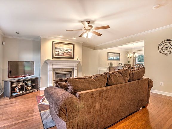 3rd image of 13013 Peach View Dr