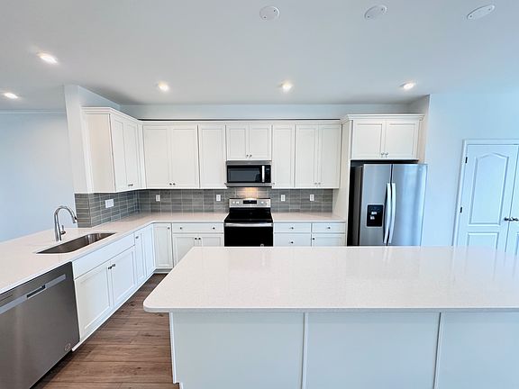 5th image of 3140 Eton Pl #1