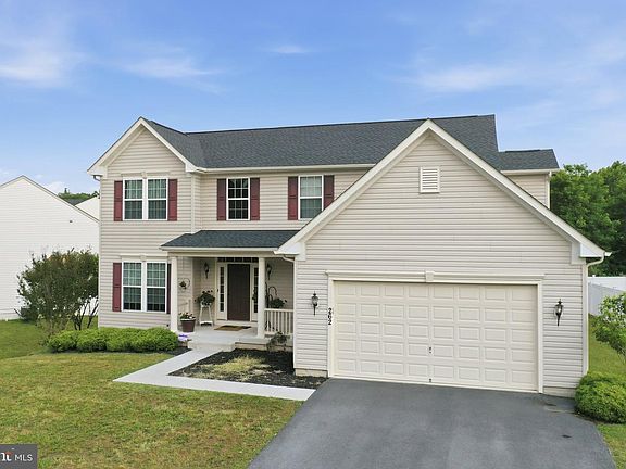 4th image of 262 Canal Way
