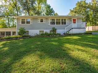 115 E Irving Ln, Oak Ridge, TN 37830