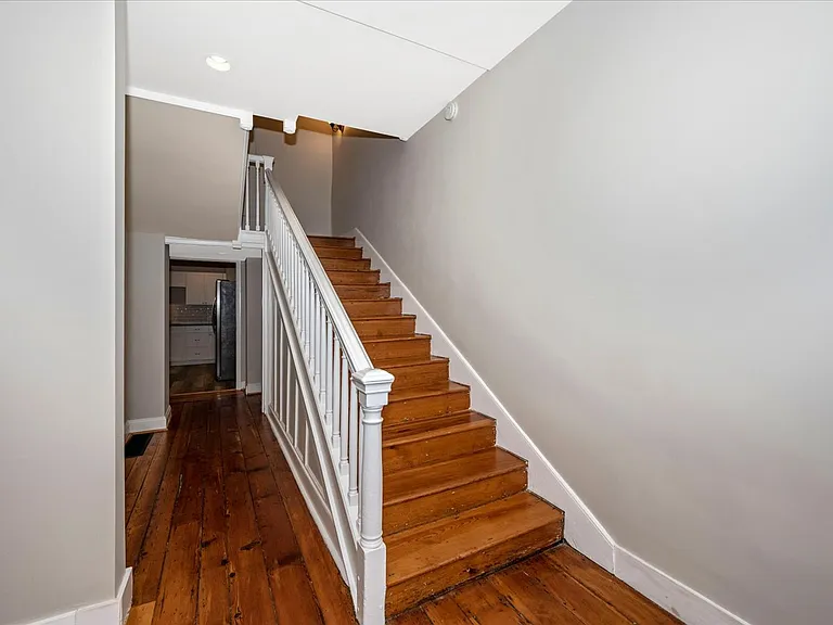 315 W Patrick St — Photo 5