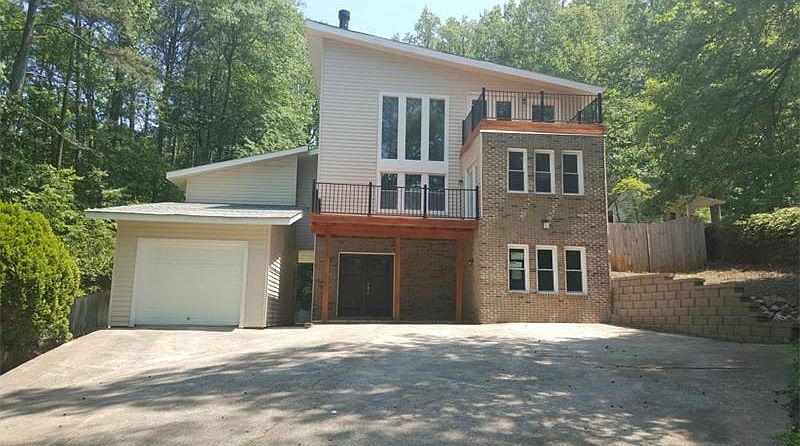 1st image of 2494 Arthurs Ct NE