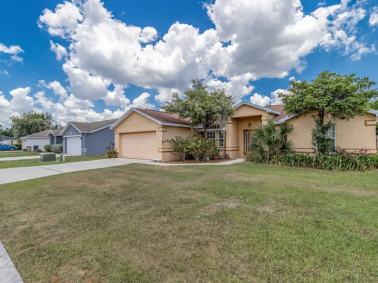 3301 Enclave Blvd — Photo 2