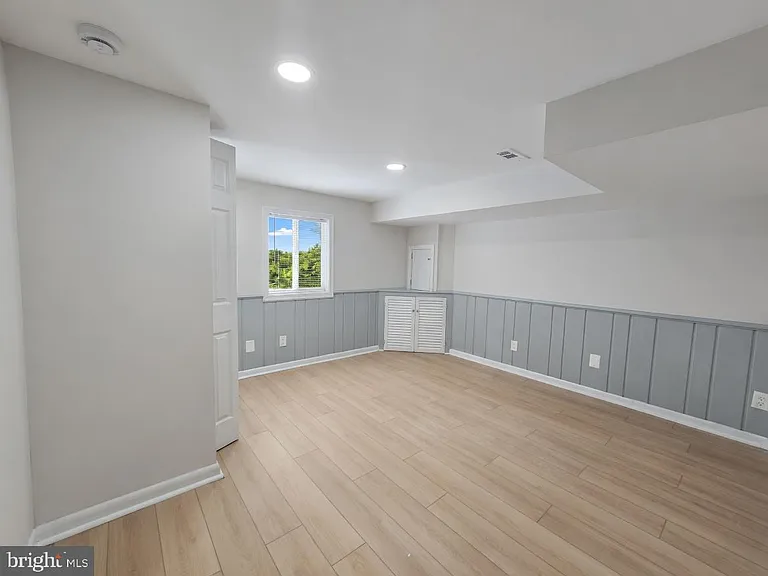220 University Blvd E — Photo 16