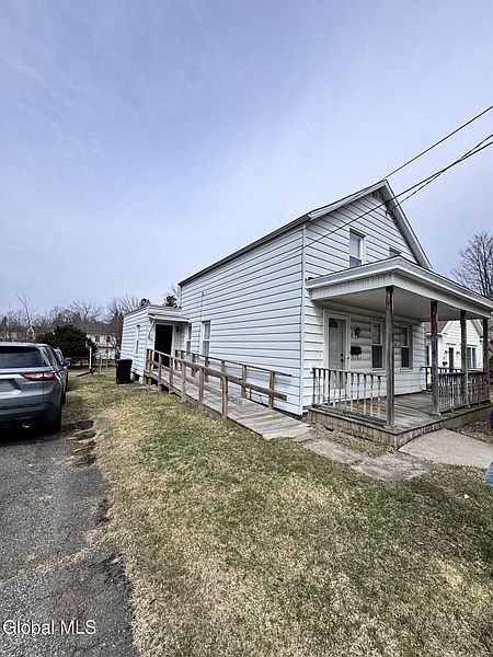 5th image of 41 Ford Avenue