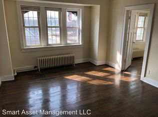 1950 N 20th St APT 4, Milwaukee, WI 53205