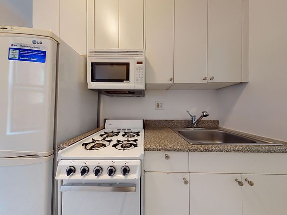 3rd image of 711 2nd Ave #2E
