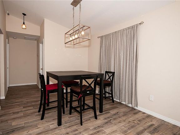 5th image of 854 Frederick Reid St E