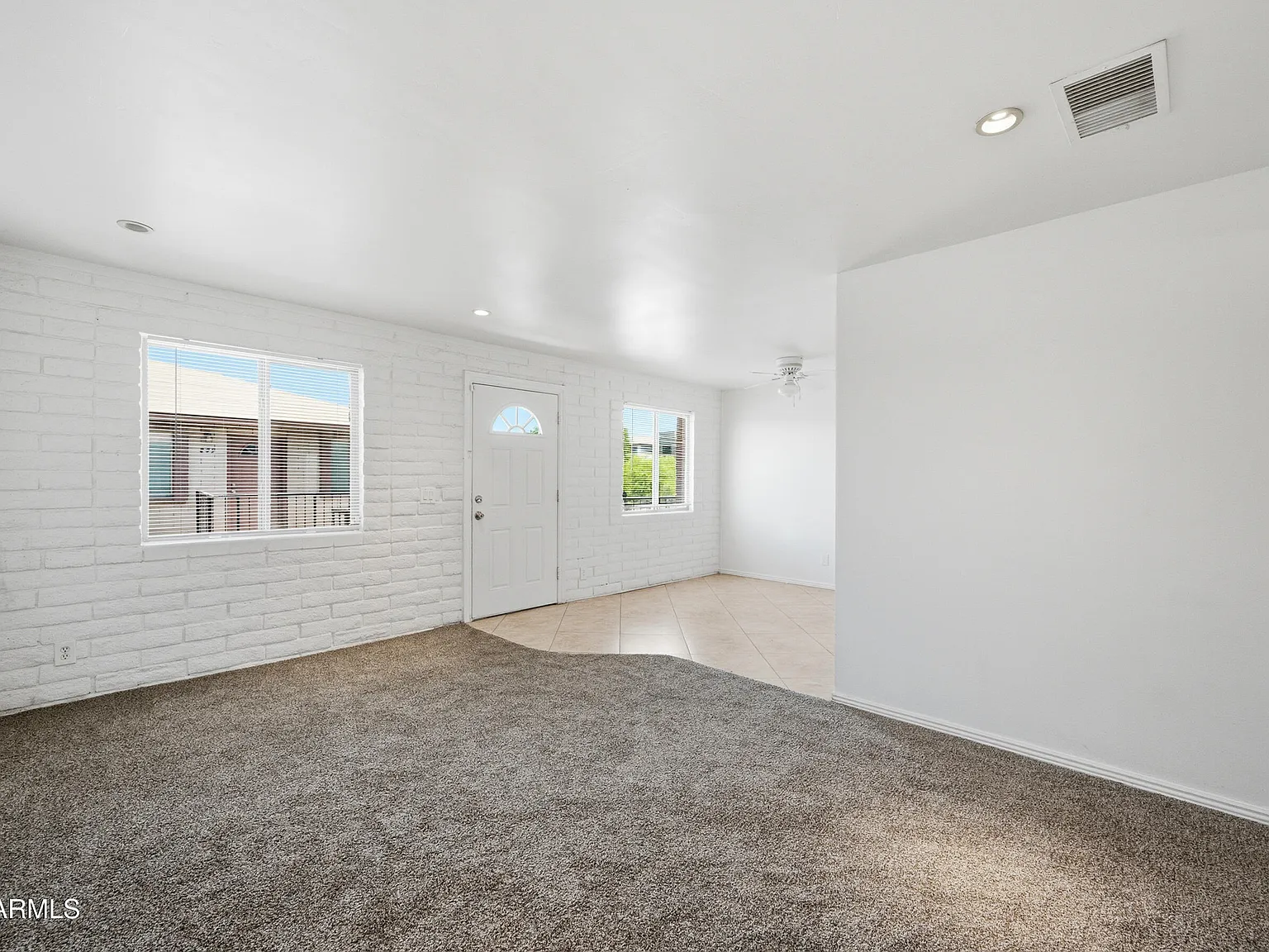 2 bed, 1.5 bath, 707 sqft, $1,145 — Photo 4
