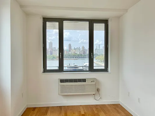 Rented by Astoria Realty | media 19