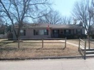 414 Circle Dr, Fort Scott, KS 66701