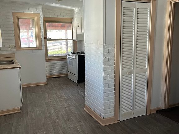 5th image of 510 Forest Glen Dr