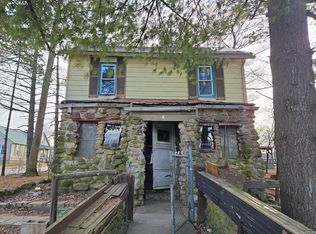 112 Walnut St, Pleasantville, OH