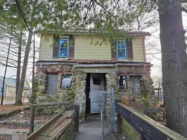 112 Walnut St, Pleasantville, OH 43148