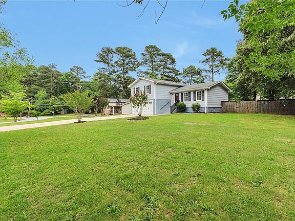 3rd image of 1858 Valley View Rd