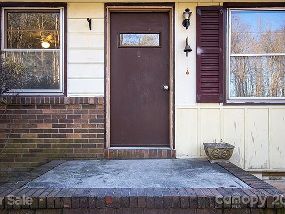 4th image of 27 Amazing Grace Ln