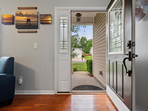 3rd image of 10077 Highland Creek Cir