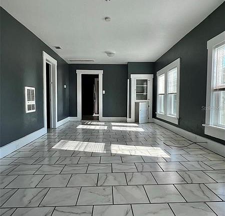 4th image of 804 E Lake Ave