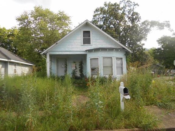 3rd image of 1800 Foust St