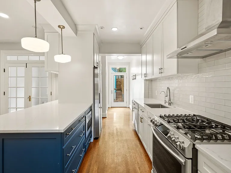 3839 Beecher St NW — Photo 8
