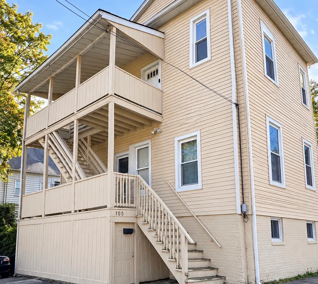 2 bed, 1.0 bath, 902 sqft, $1,650 — Photo 1