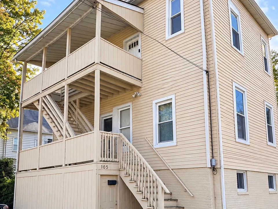 105 High St #2