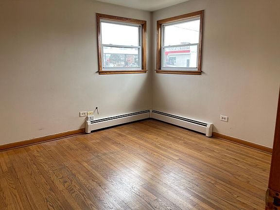 4th image of 5100 W 79th Pl #1N