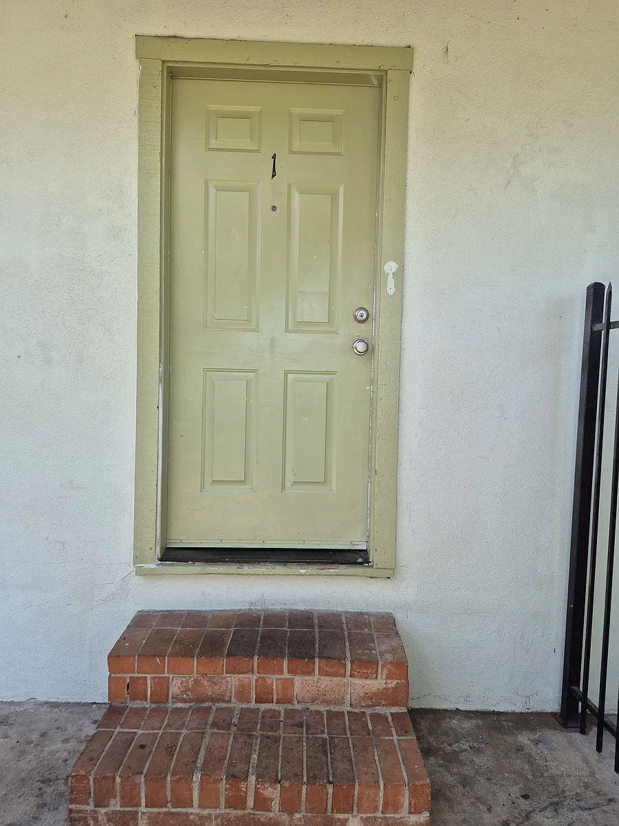 Building Photo - 2926 Del Paso Blvd #1