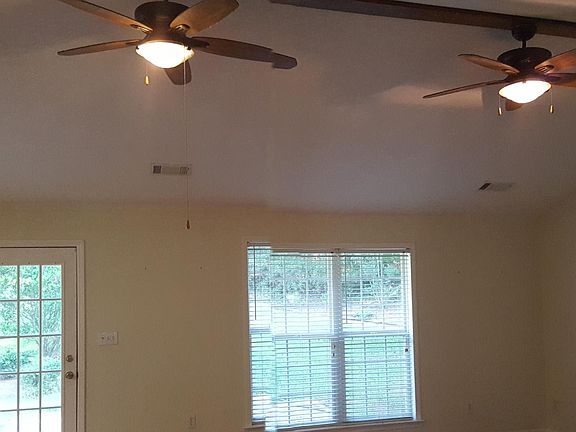 3rd image of 1502 Wisteria Dr
