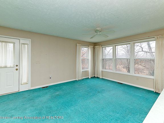 2nd image of 1144 Riverview Ct